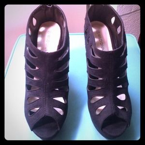 NEVER worn black wedges