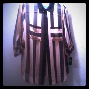 Cute Nude & Black stripe collar button up blouse!