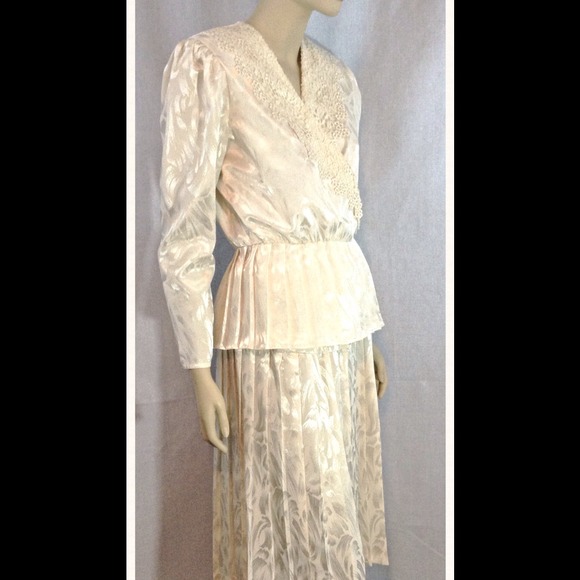 Vintage 2 piece elegant women's business outfit - Picture 1 of 4