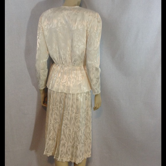 Vintage 2 piece elegant women's business outfit - Picture 2 of 4