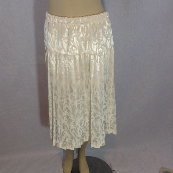 Vintage 2 piece elegant women's business outfit - Picture 4 of 4