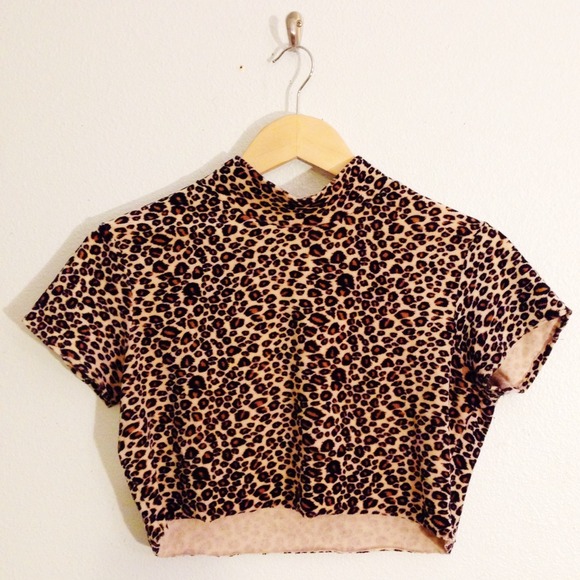 90s DIY velvet leopard turtle neck crop top