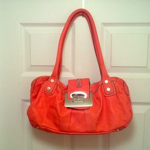SOLD --- Guess purse