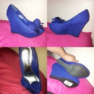 ⛔️⛔️⛔️SOLD⛔️⛔️⛔️Blue shoes new !!'