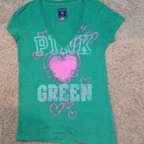 🚫SOLD IN BUNDLE🚫PINK Victoria's Secret tee