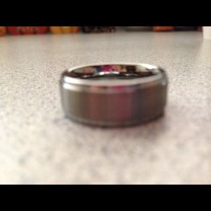 Brand new mens tungsten wedding band size 8.5