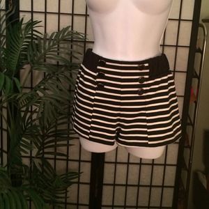 Adorable black and white striped shorts