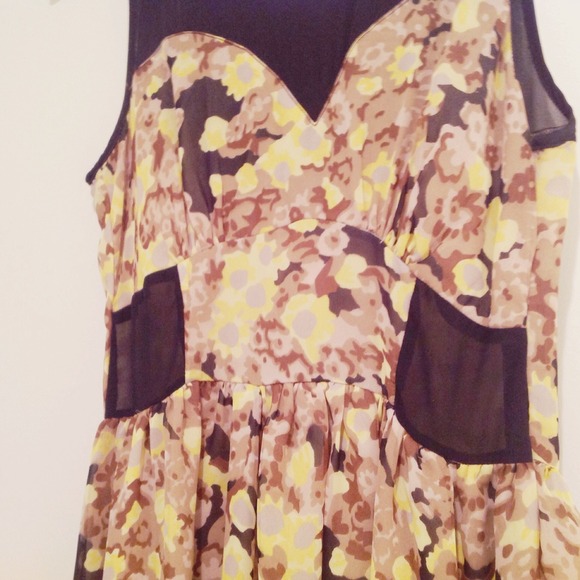 :: SOLD IN BUNDLE :: Gianni Bini High-Low Dress - Picture 3 of 4