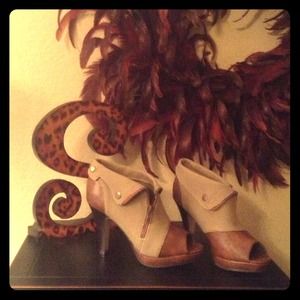CUTE HEEL BY MADDEN GIRL TAN AND BROWN WITH ZIPPER