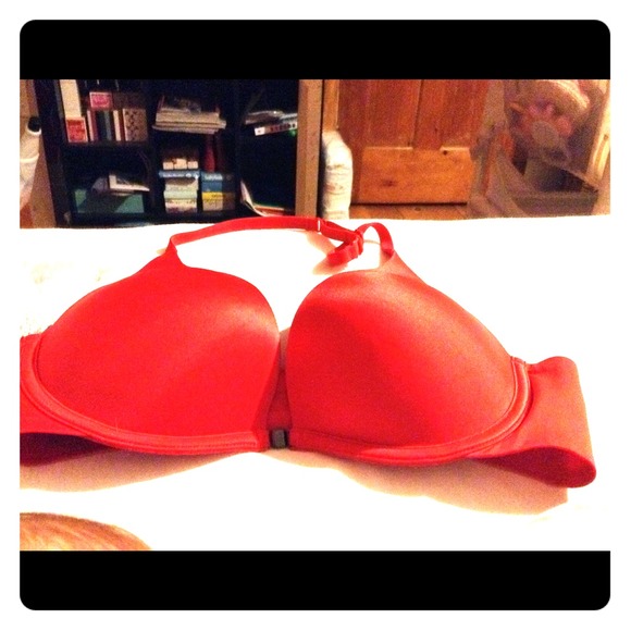 Victoria's Secret Plunge Push up Bra 34C FRONT