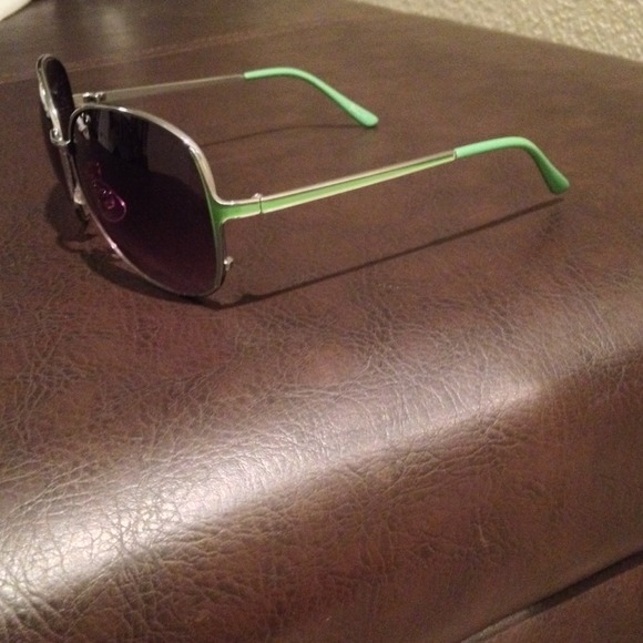 Bundled. 🚫SOLD🚫 - Picture 3 of 4