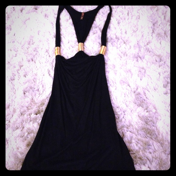 Super sexy black tank with gold rings