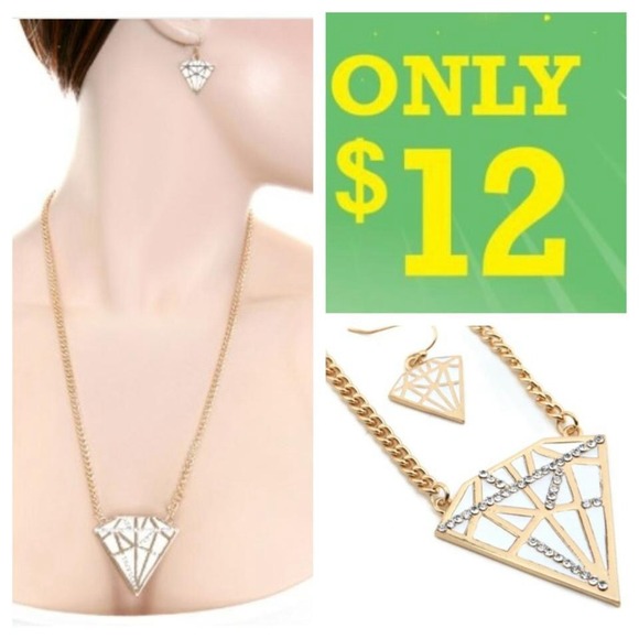 Diamond pendent earring set