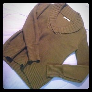 Old Navy olive green sweater