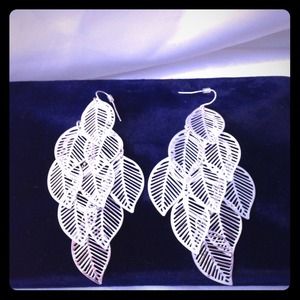 Silver Feathered Dangle Earring