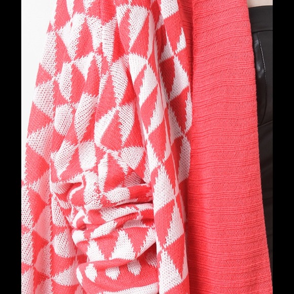 🎀SOLD OUT🎀Coral Patterned Sweater Cardigan - Picture 3 of 4