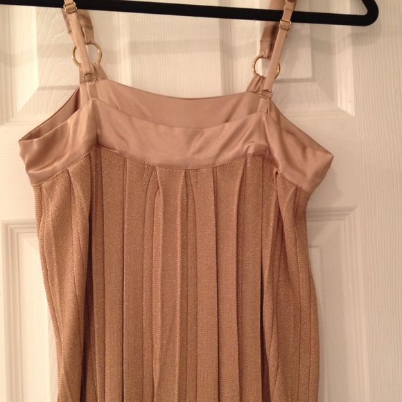 Clothes - Picture 2 of 3