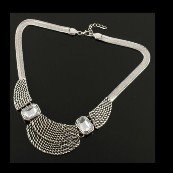 Collar Pendant Necklace - Picture 2 of 4