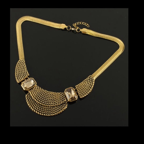 Collar Pendant Necklace - Picture 4 of 4