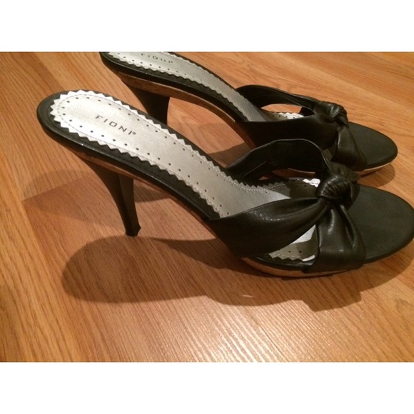 Black Front Knot High Heels Size 9.5 - Picture 2 of 3