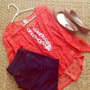 ❤️HOST PICK!! ❤️Bumble bee blouse