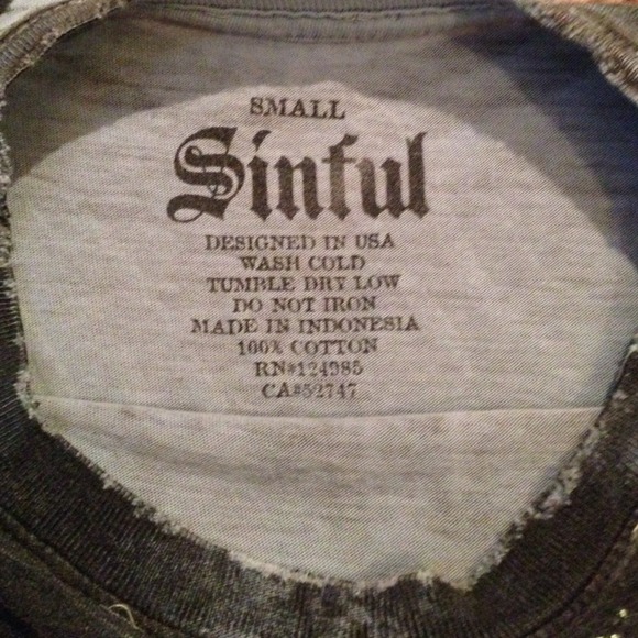 ✨BUNDLED✨Sinful T-shirt - Picture 2 of 4