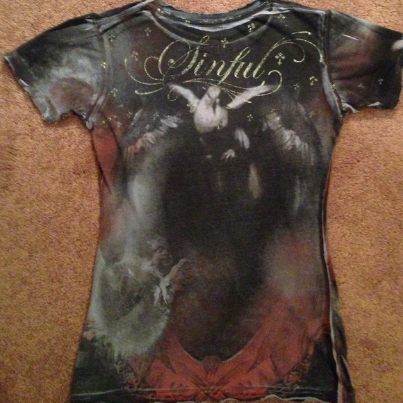 ✨BUNDLED✨Sinful T-shirt - Picture 4 of 4