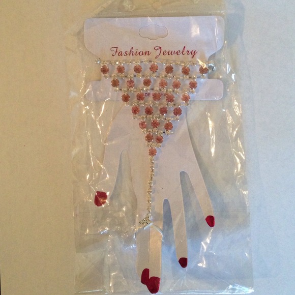 Diamond bracelet & ring attacked - Picture 4 of 4