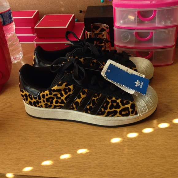 Adidas Velvet cheetah shell toes