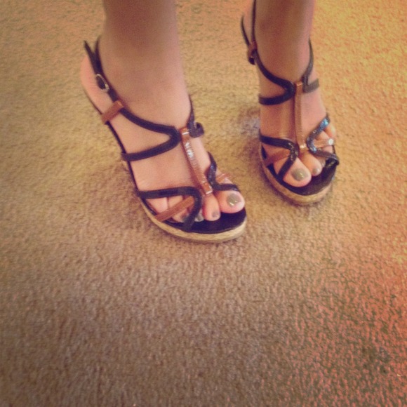 Bakers brown wedges, small heel