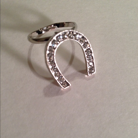 Clear rhinestone horse shoe ring
