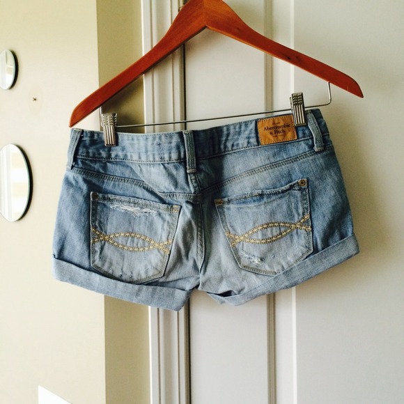 🚫Bundled🚫 Light wash shorts - Picture 2 of 2