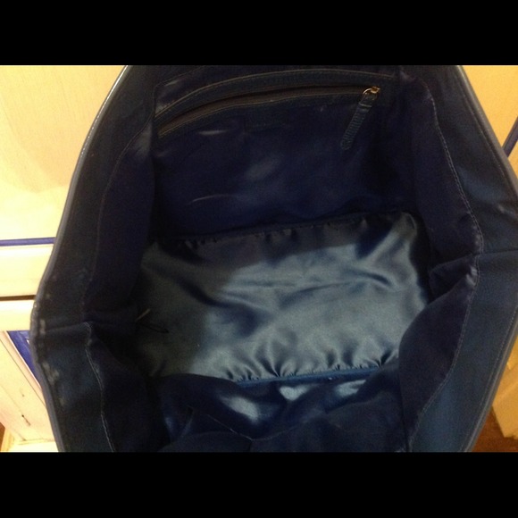 **ADORABLE LG BEBE tote in fall's hot new color!** - Picture 2 of 2