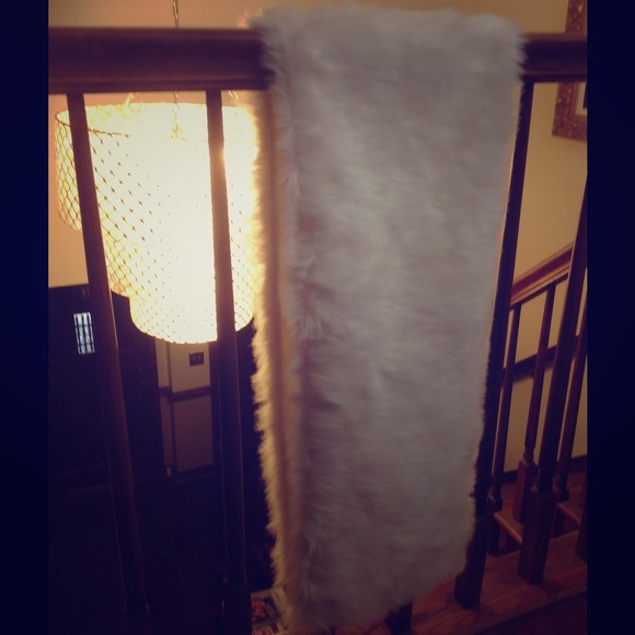 SOLD --- Brand new faux fur white shawl