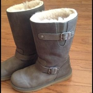 🆕LISTING❤️UGG OLIVE KENNINGSTON EXC BOOTS SZ 8 ❤️