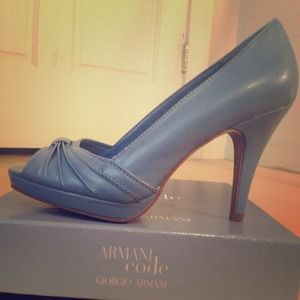 Blue peep toe heal