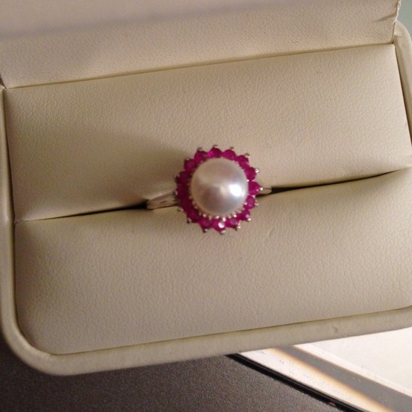 Jewelry - 🚨Bundled RESERVED🚨Ruby Pearl Ring & Abalone Ring