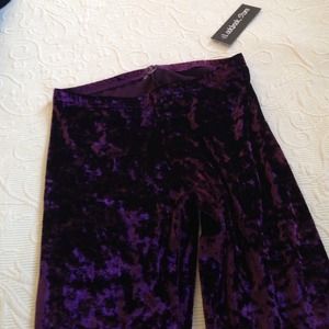 Crushed velvet skinny leggings.