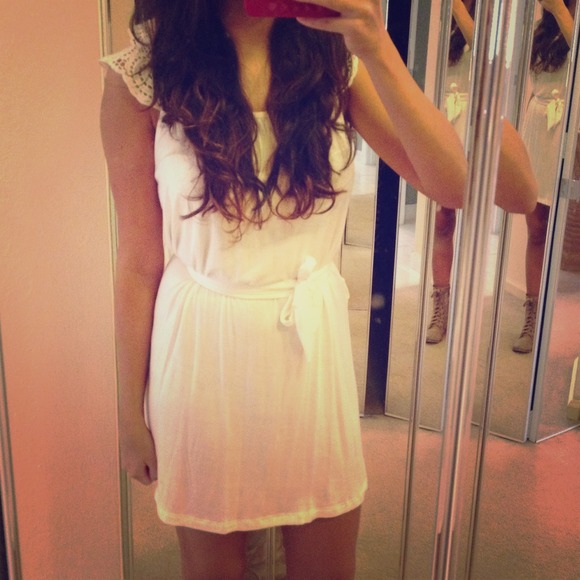 White f21 plain dress with accent shoulders & back