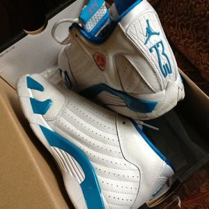 🔴SOLD🔴 2011 Girls Jordan 14 Retro (PS) size 3y