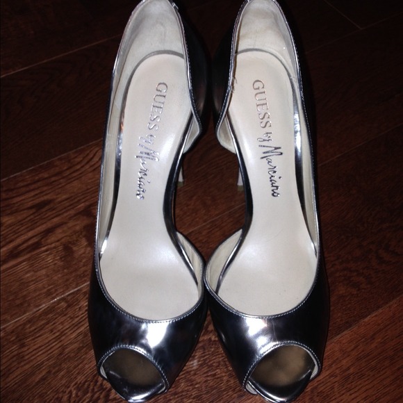 GUESS by MARCIANO - Picture 2 of 3