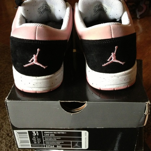 🔴SOLD🔴 2007 Jordan Nu Retro 1 Low (GS) - Picture 2 of 3