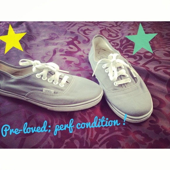Grey Vans 👟