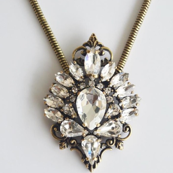 Jewelry - 🎉2X Host Pick🎉Crystal Pendant Necklace