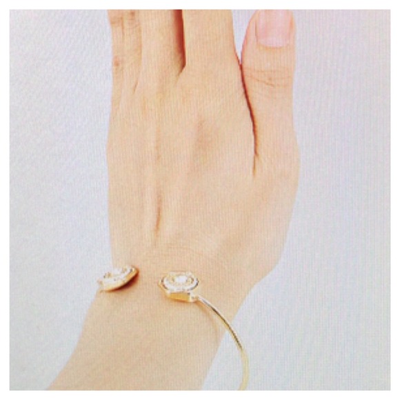 Gold crystal bangle - Picture 2 of 3