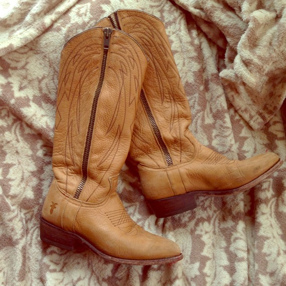 Absolutely gorgeous Frye cowboy boots