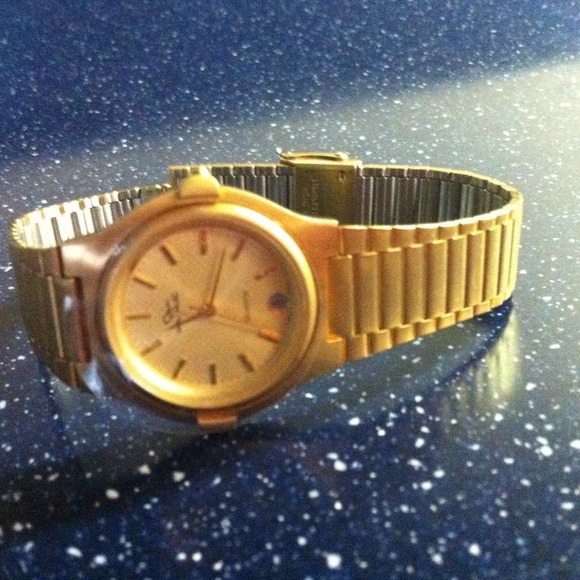 💢Oscar delaRenta gold watch💢 Good as new