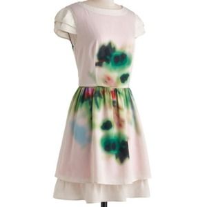 Jessica Simpson "blurred to the wise dress"