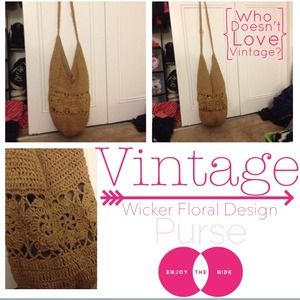 REDUCED⬇️Vintage Wicker Floral Design Handbag💕