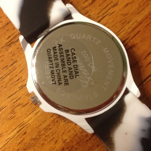 HOLD new black and white quartz bling watch. - Picture 3 of 4